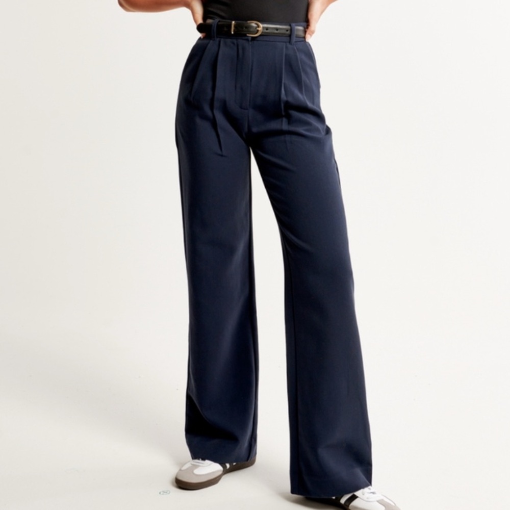 Abercrombie & Fitch Sloan Tailored Wise Leg Pant (Navy)